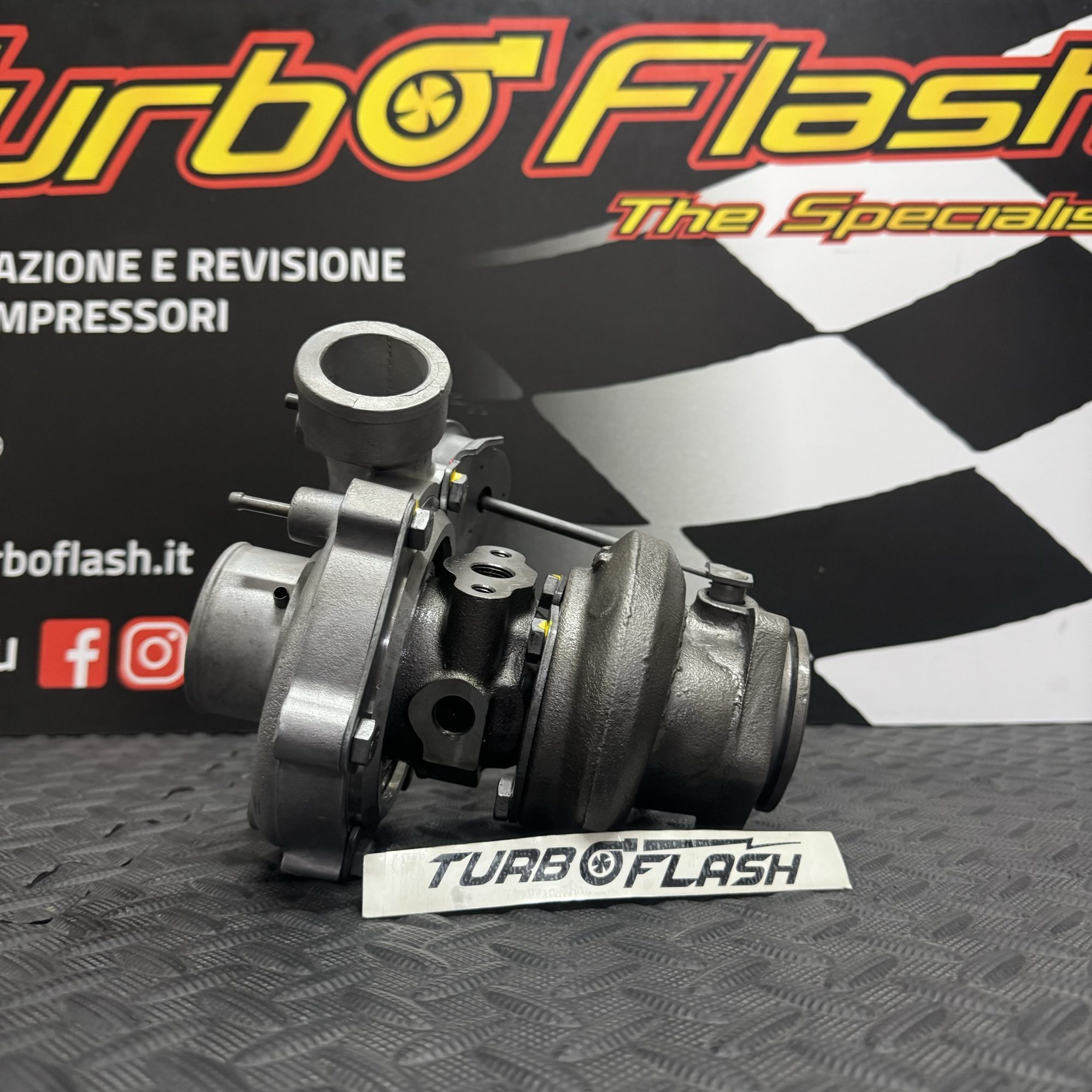 Turbo Revisionato per LANCIA 2.0 220cv * - immagine 2
